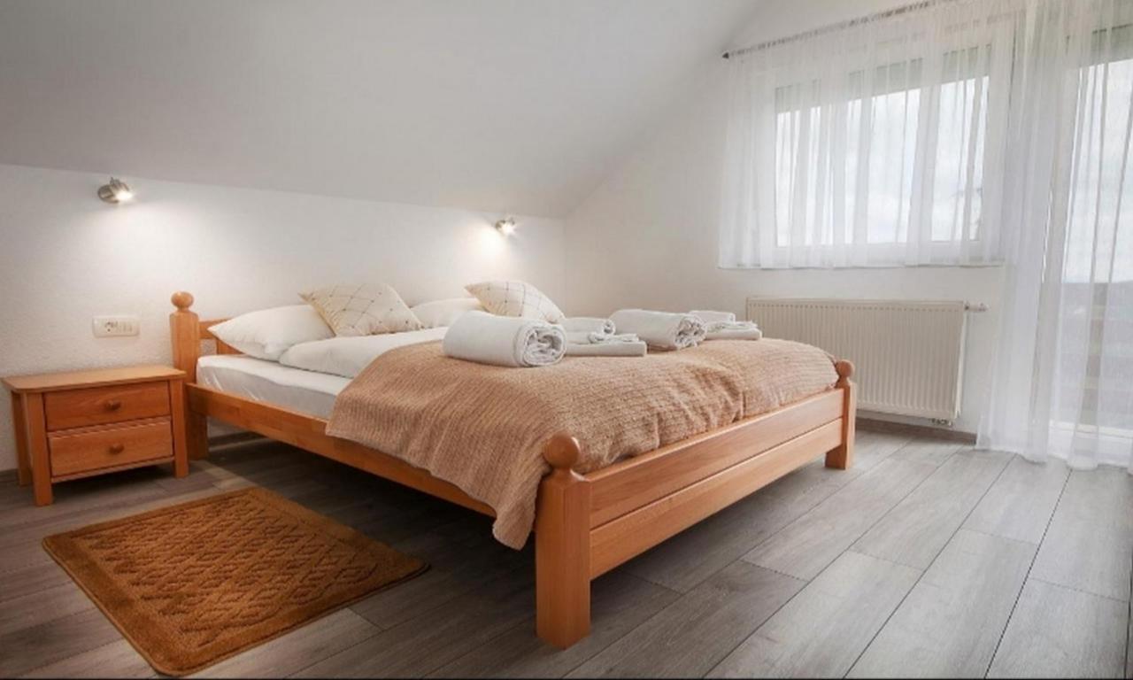 Apartment Josipa Seliste Dreznicko Ngoại thất bức ảnh