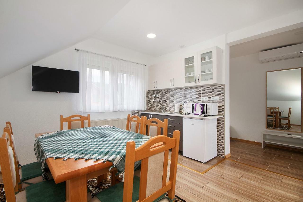 Apartment Josipa Seliste Dreznicko Ngoại thất bức ảnh