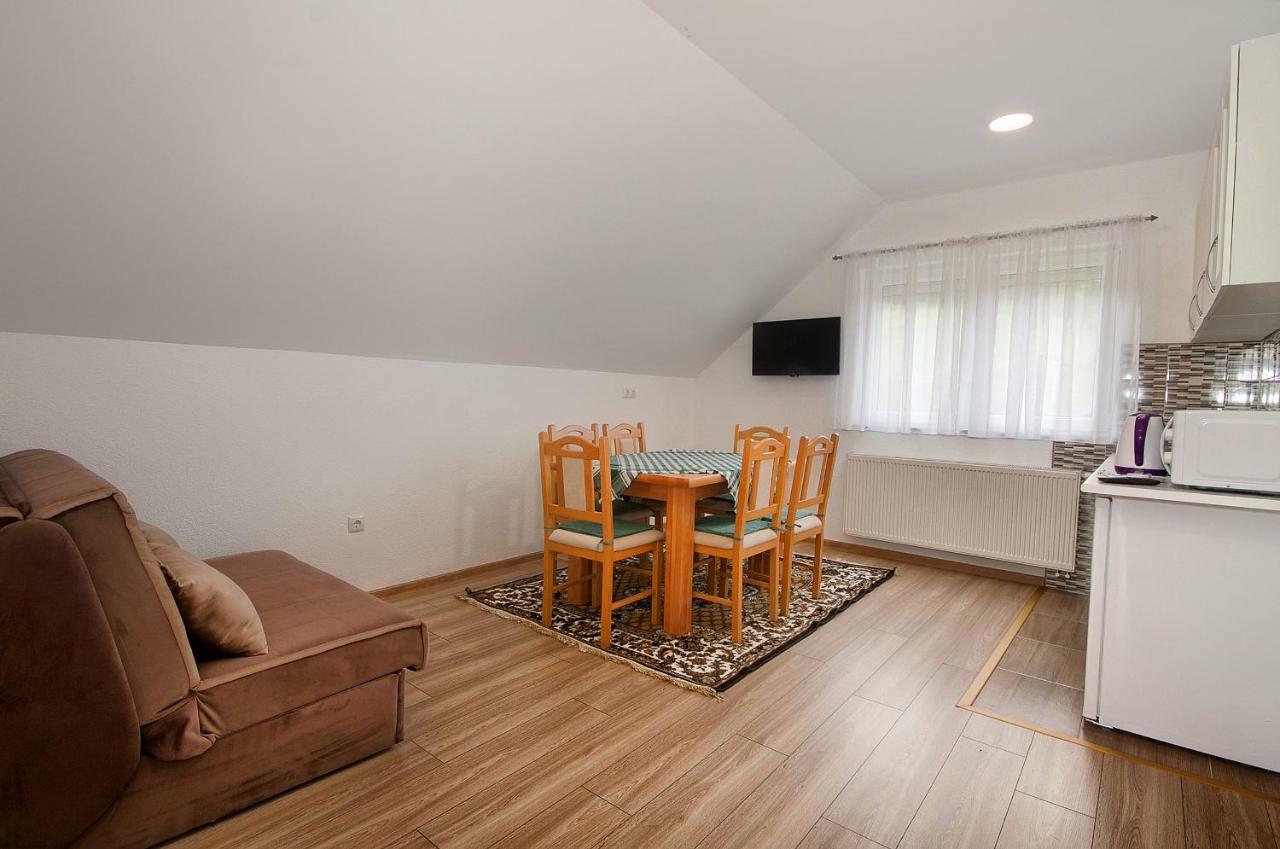 Apartment Josipa Seliste Dreznicko Ngoại thất bức ảnh